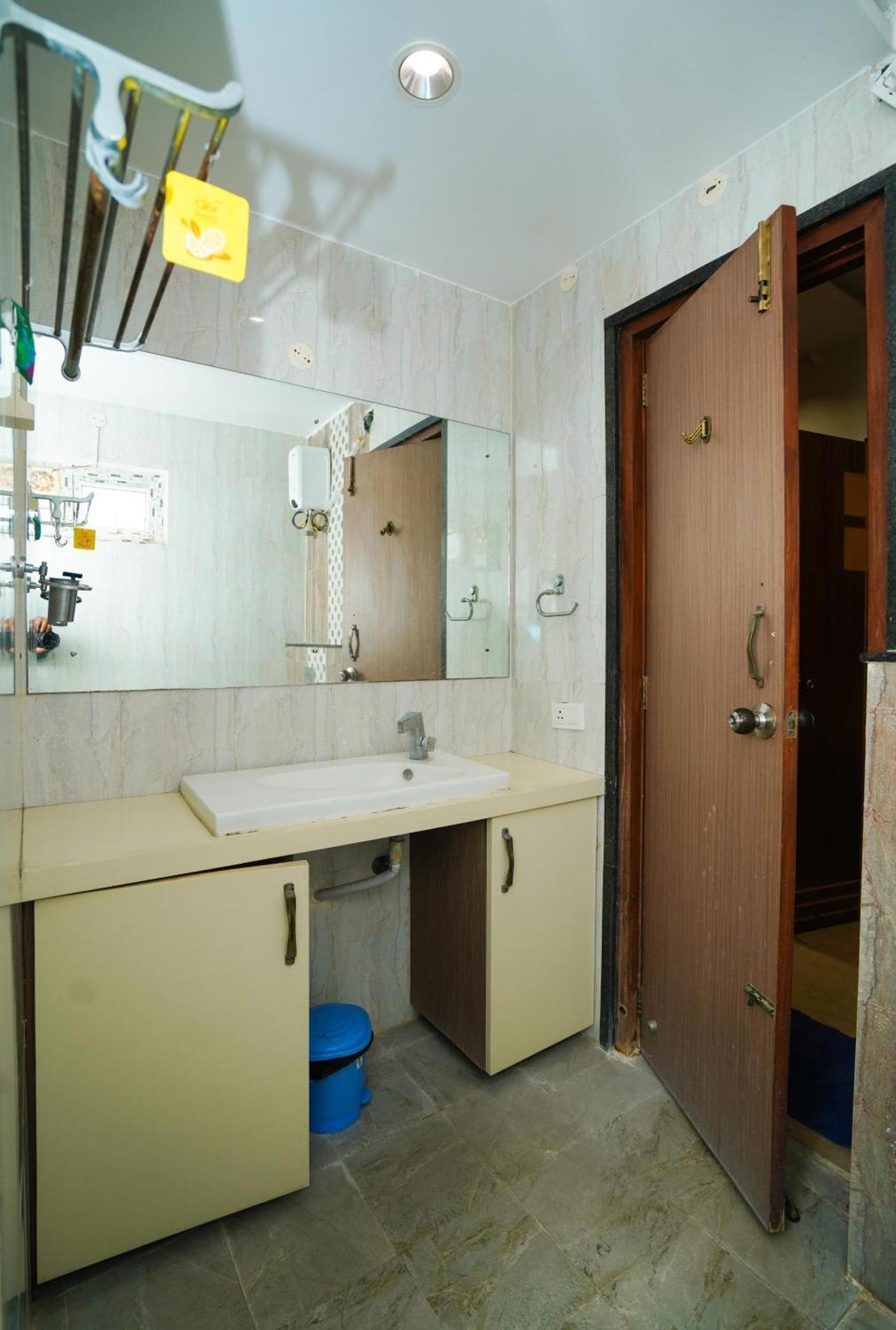 Golden Villa - Duplex House With Private Theater - Near To Alipiri And Bhudevi Ttd Ticket Counter And Kapilateertham Tirupati Exterior foto