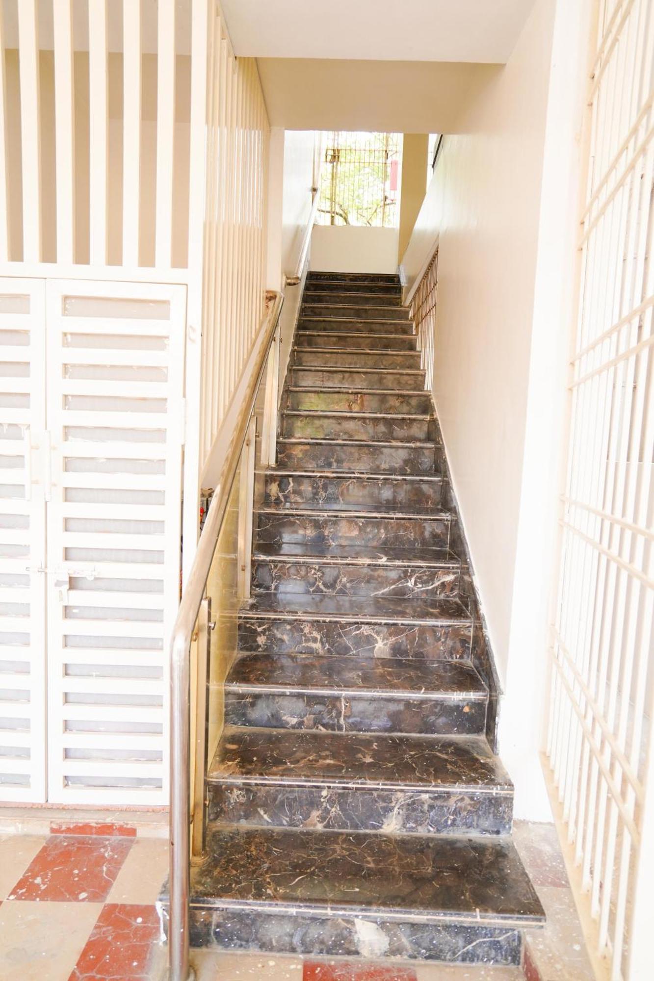 Golden Villa - Duplex House With Private Theater - Near To Alipiri And Bhudevi Ttd Ticket Counter And Kapilateertham Tirupati Exterior foto